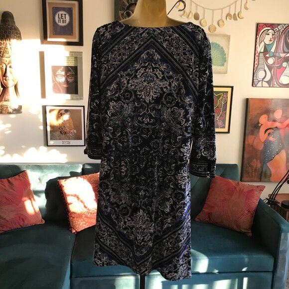 White House Black Market size S Black & Blue Scroll Print Stretch Jersey Dress - Picture 3 of 4